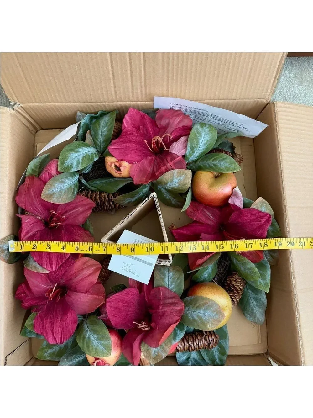 Valerie Parr Hill Holiday Wreath/New in Box/Elegant Faux Floral Home Décor